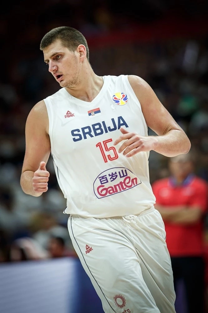 nba竞猜平台- 约基奇30+20+10常规操作赢  